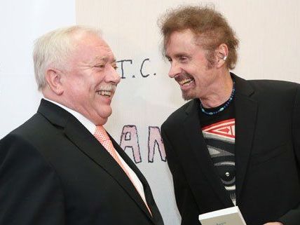 Am Dienstagmittag wurden die ersten Gratisbücher verteilt. Am Dienstagmittag wurden die ersten Gratisbücher verteilt.