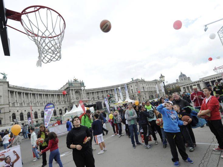 Buntes Programm zum Mitmachen beim Tag des Sports. Buntes Programm zum Mitmachen beim Tag des Sports.