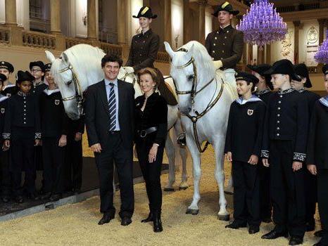 In Wien werden die Sängerknaben und die Lipizzaner gemeinsam auftreten. In Wien werden die Sängerknaben und die Lipizzaner gemeinsam auftreten.