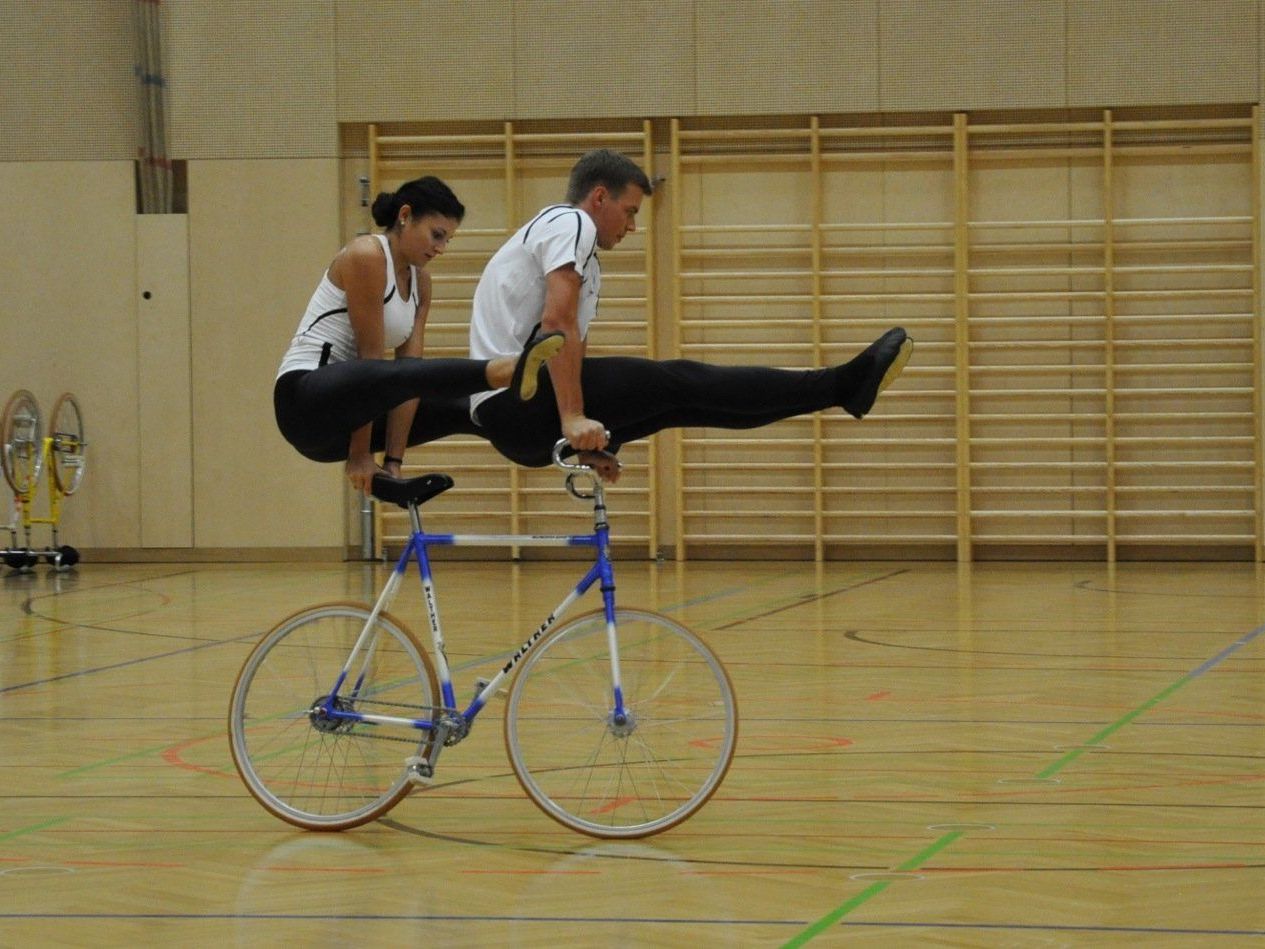 Erstmals sind Adriana Mathis und Fabian Allgäuer international am Start und hoffen auf eine gute Premiere. Erstmals sind Adriana Mathis und Fabian Allgäuer international am Start und hoffen auf eine gute Premiere.
