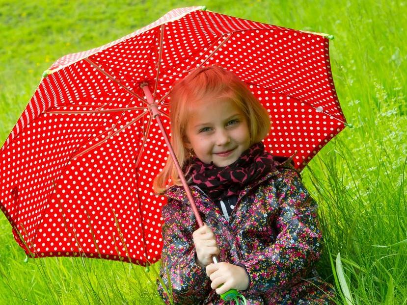 Warm anziehen und Regenschirm nicht vergessen heißt es am Donnerstag in Vorarlberg.