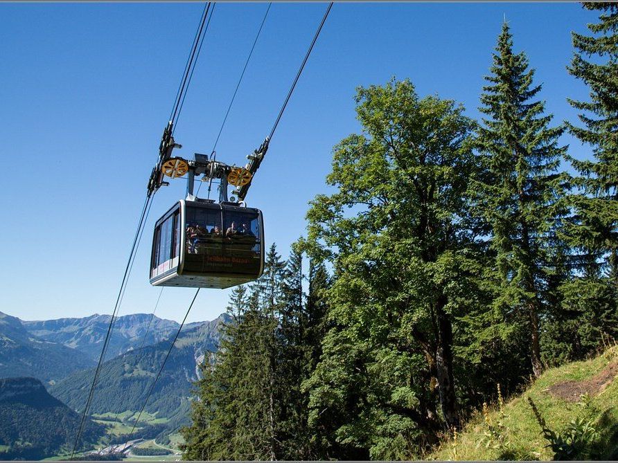 komfortabler Aufstieg mit der neuen Seilbahn von Bezau auf die Niedere komfortabler Aufstieg mit der neuen Seilbahn von Bezau auf die Niedere