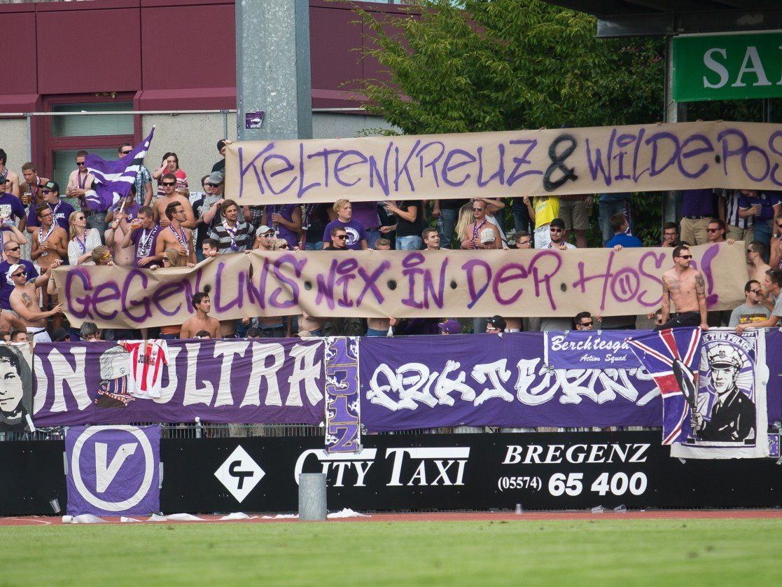 Provozierten im Casino-Stadion: die Anhänger des SV Austria Salzburg. Provozierten im Casino-Stadion: die Anhänger des SV Austria Salzburg.