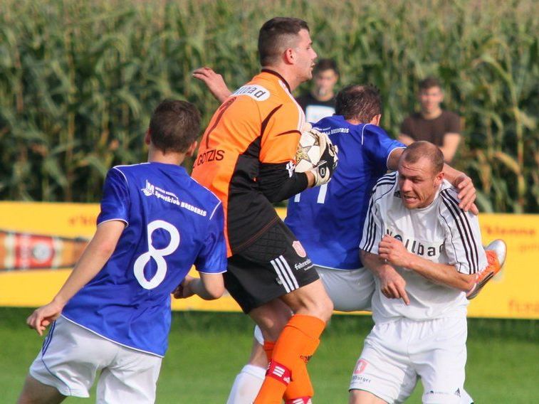 Götzis gewann das Oberlandderby in Brederis mit 3:0. Götzis gewann das Oberlandderby in Brederis mit 3:0.