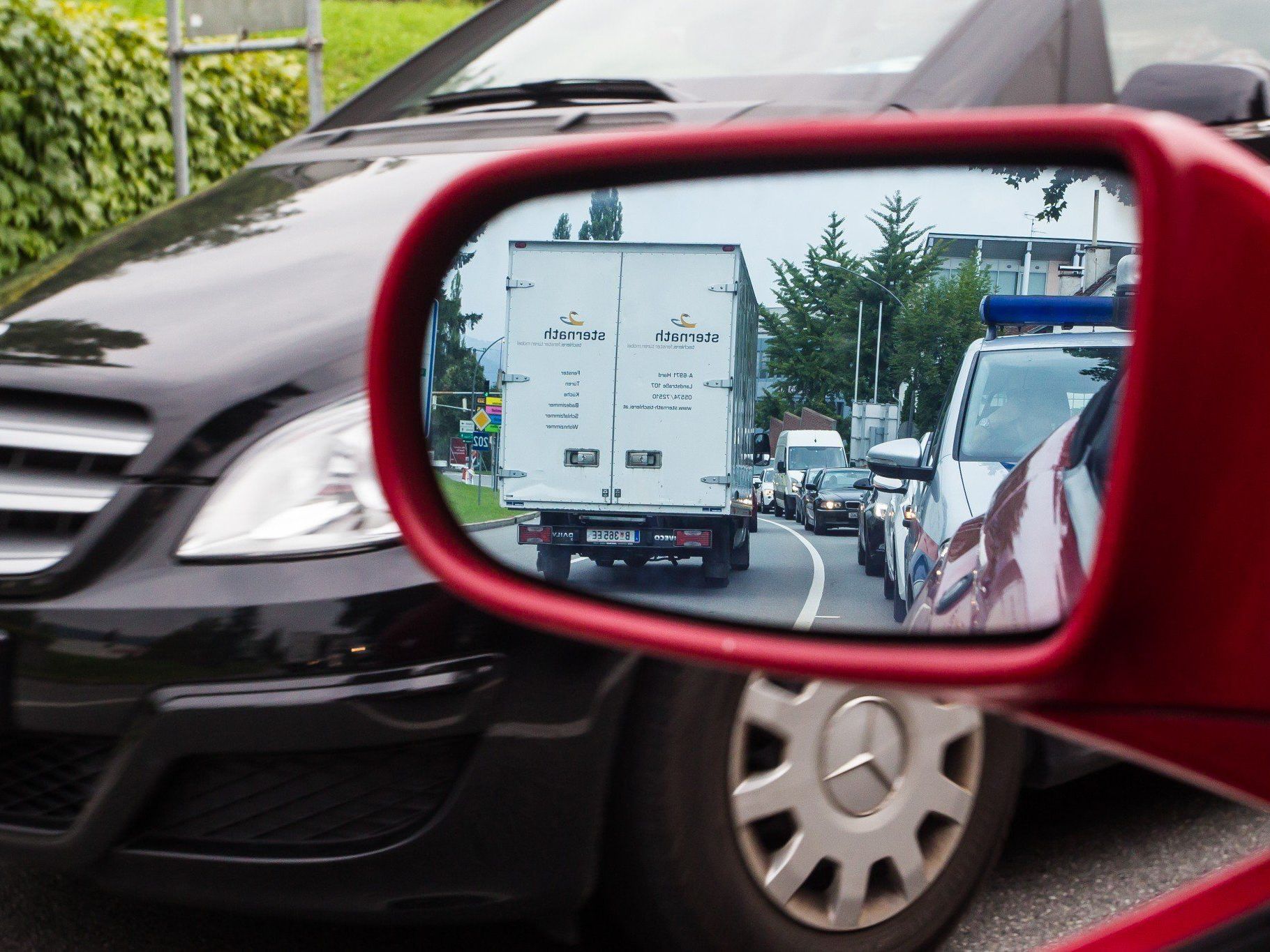 Bregenz leidet unter der hohen Verkehrsbelastung. Bregenz leidet unter der hohen Verkehrsbelastung.