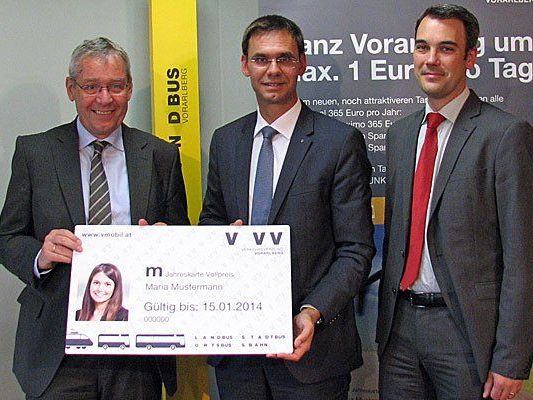 LH Wallner, LSth. Rüdisser und VVV-Geschäftsführer Hillbrand präsentierten das neue Tarifsystem des Verkehrsverbundes. LH Wallner, LSth. Rüdisser und VVV-Geschäftsführer Hillbrand präsentierten das neue Tarifsystem des Verkehrsverbundes.