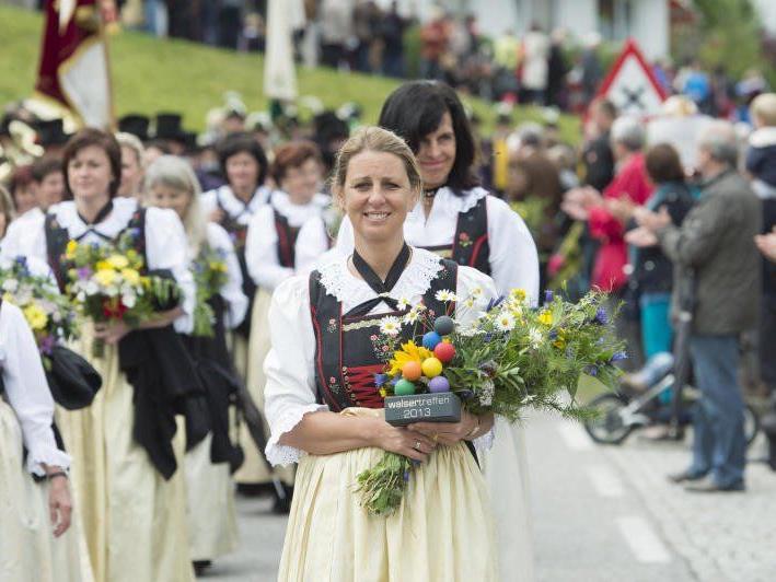 Etwa 1.600 Walserinnen und Walser feierten gemeinsam in Raggal.