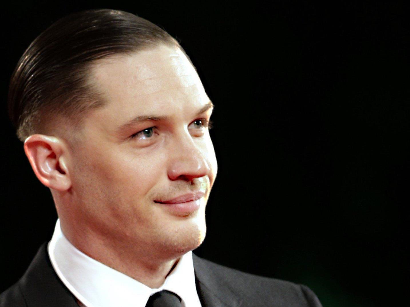 Tom hardy wird im FIlm "Rocketman" Elton John verkörpern.