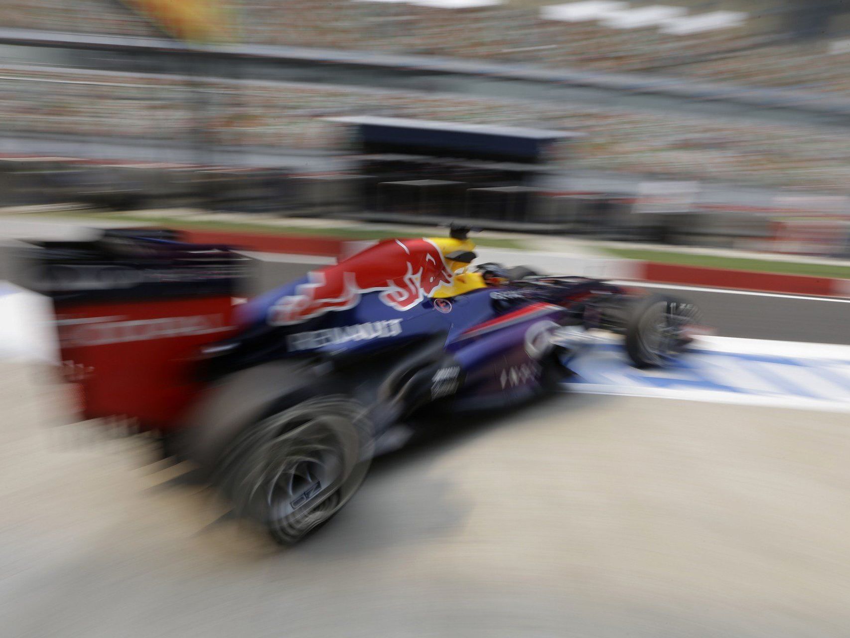 Deutscher fixierte WM-Titel bereits im 16. von 19 Saisonrennen. Deutscher fixierte WM-Titel bereits im 16. von 19 Saisonrennen.