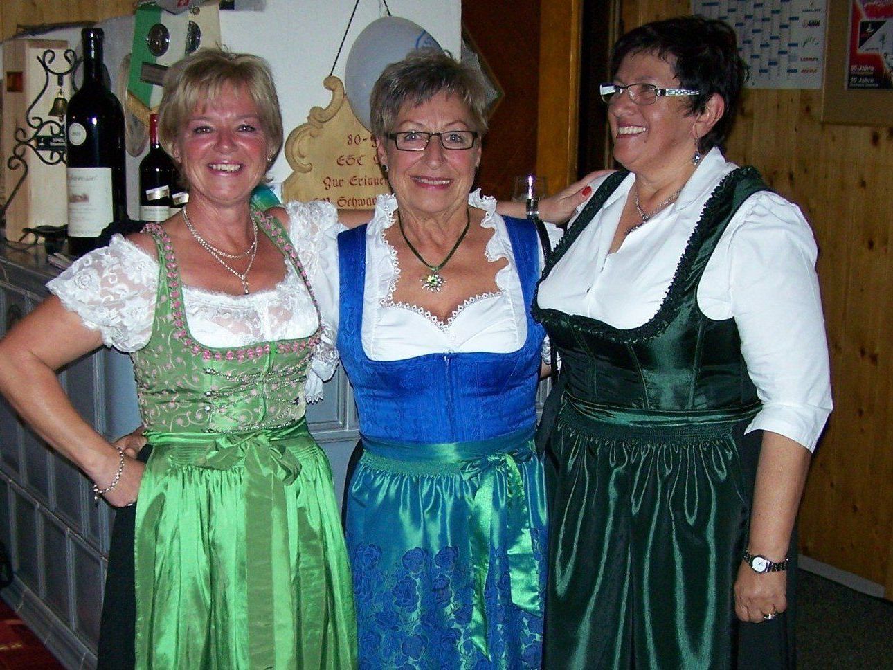 Bei Weißwurst und Brez‘n wurde dann auch fröhlich gefeiert. Bei Weißwurst und Brez‘n wurde dann auch fröhlich gefeiert.