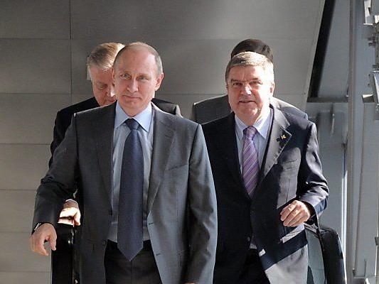 Putin mit IOC-Präsident Thomas Bach