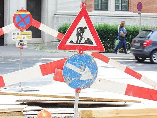 Baustellen und Straßensperren sorgen für Behinderungen Baustellen und Straßensperren sorgen für Behinderungen