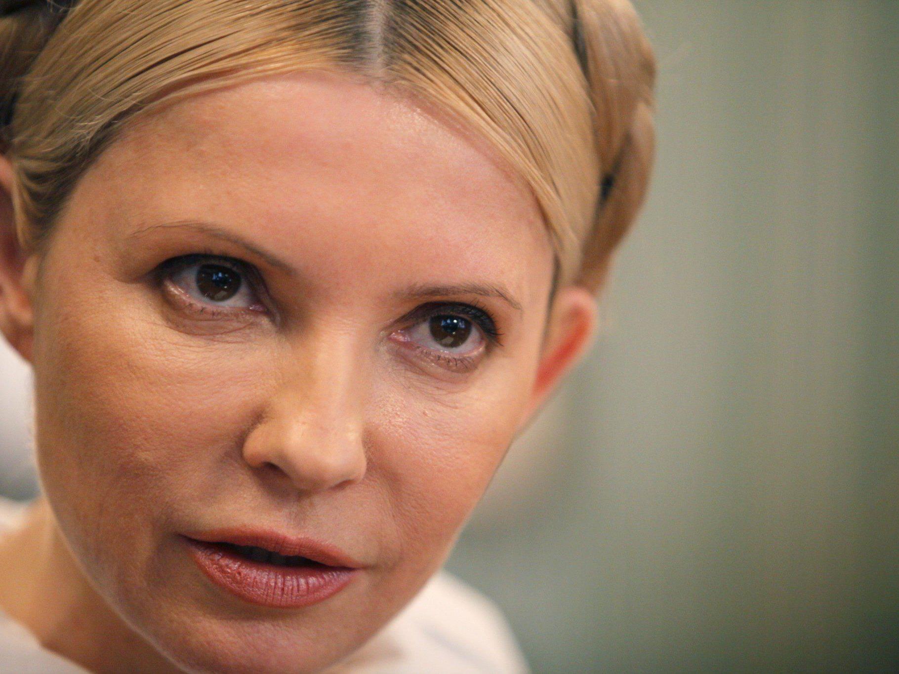 Die Politikerin Julia Timoschenko soll die Ukraine bald verlassen dürfen.