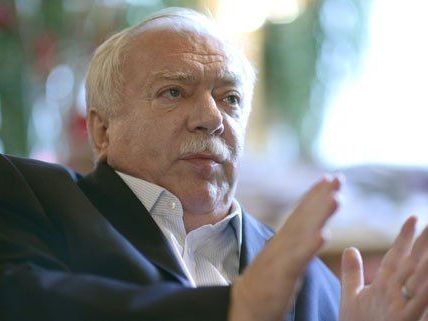 Michael Häupl äußert sich zu Optionen nach der NR-Wahl Michael Häupl äußert sich zu Optionen nach der NR-Wahl