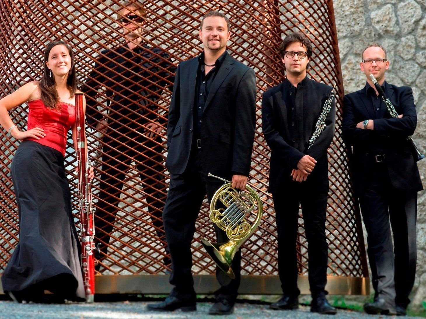 Die Konzerttätigkeit führte das Ensemble bisher nach Asien, Südamerika und quer durch Europa. Die Konzerttätigkeit führte das Ensemble bisher nach Asien, Südamerika und quer durch Europa.