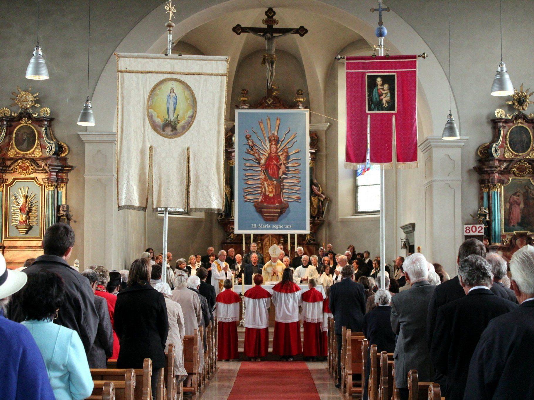 Feierliche Eucharistiefeier am Krönungssonntag.