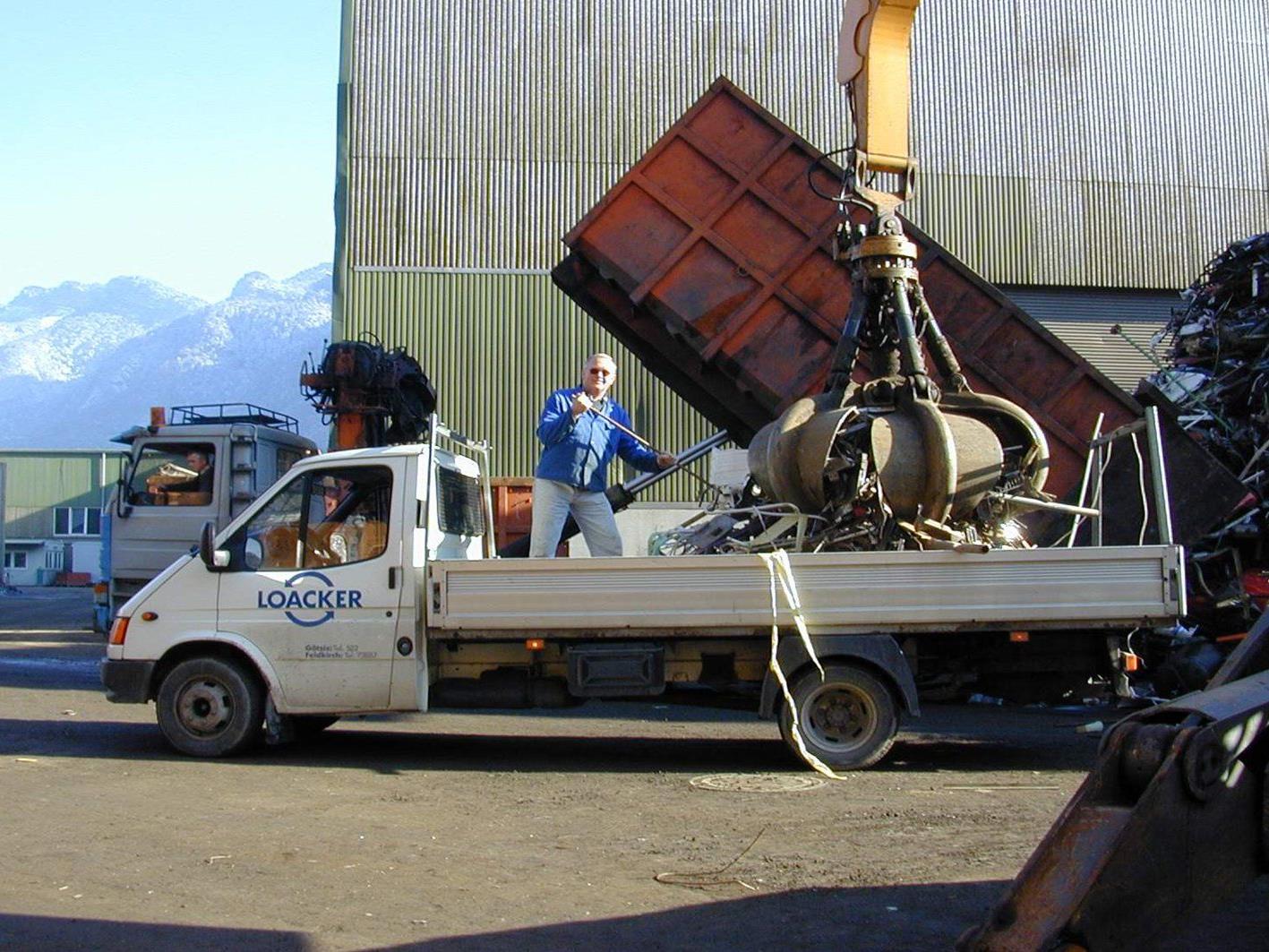 Die Firma Loacker Recycling übernimmt die Schweizer Firma "Die Entsorger".