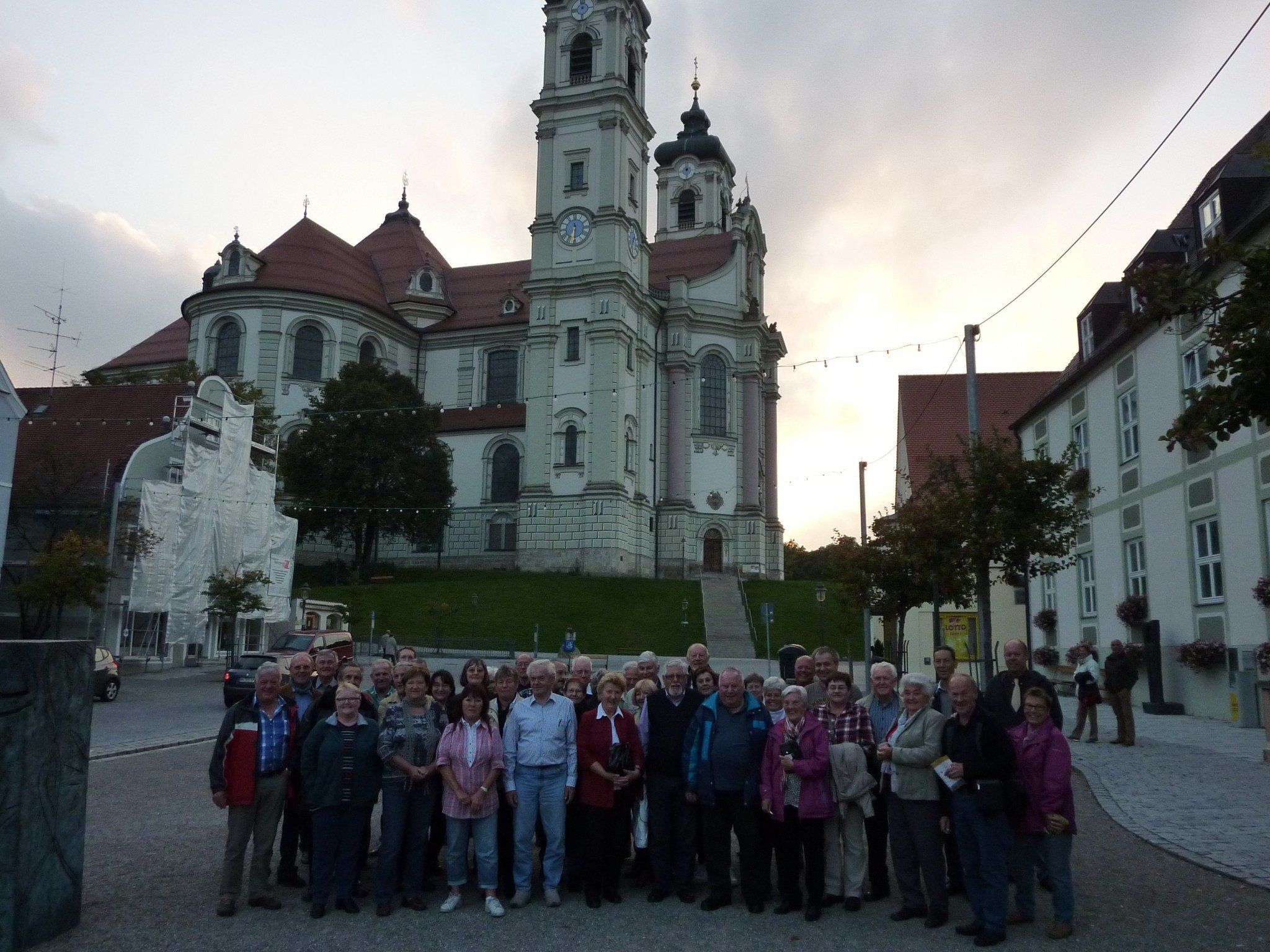 Die Lauteracher Pensionisten bei der Besichtigung des Flughafen München. Die Lauteracher Pensionisten bei der Besichtigung des Flughafen München.
