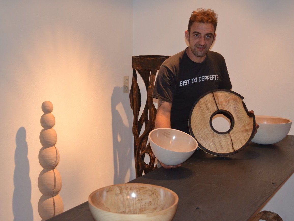 In seinem Privathaus in Gurtis hat Peter Andres einen Showroom eingerichtet. In seinem Privathaus in Gurtis hat Peter Andres einen Showroom eingerichtet.