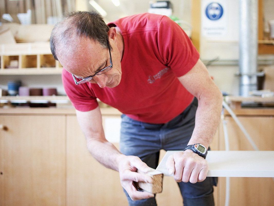 Fachleute stehen mit Rat und Tat zur Seite. Fachleute stehen mit Rat und Tat zur Seite.