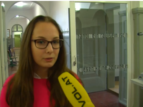 Die Schülerinnen des BG Gallusstraße sind für die Einführung von Politischer Bildung. Die Schülerinnen des BG Gallusstraße sind für die Einführung von Politischer Bildung.