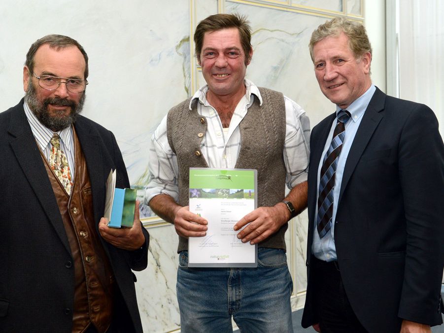 Preisträger Stefan Kinzel (Mitte), Prof. Grabherr (li.), LR Schwärzler Preisträger Stefan Kinzel (Mitte), Prof. Grabherr (li.), LR Schwärzler