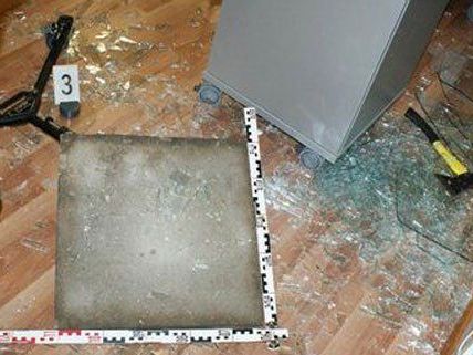 Zahlreiche Geschäfteinbrüche soll der 40-Jährige begangen haben. Zahlreiche Geschäfteinbrüche soll der 40-Jährige begangen haben.
