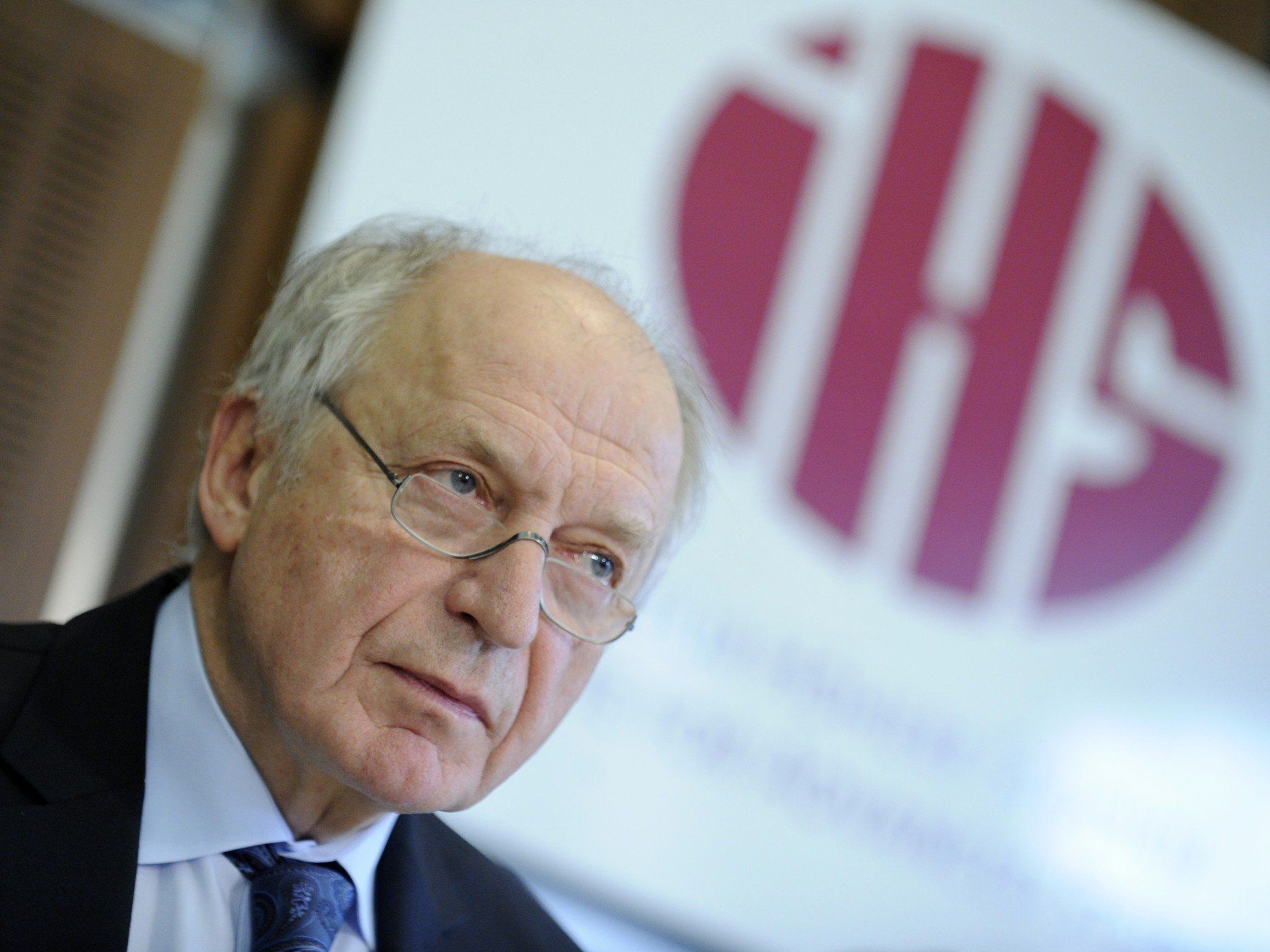 HS-Chef Bernhard Felderer: "Die Staatskassen sind leer." HS-Chef Bernhard Felderer: "Die Staatskassen sind leer."