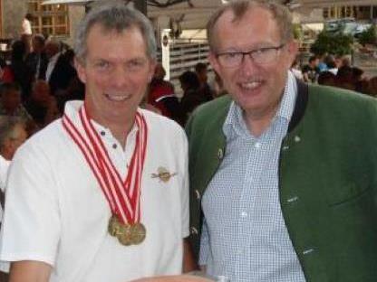 Sennereiobmann Raimund Beer hatte mit Partner Toni Honsig schon im Vorjahr für den „Weinvidla Kas“ eine Medaille geholt.