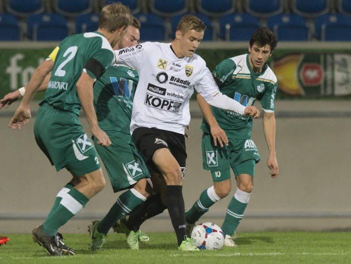 Timo Wölbitsch trotzt mit den Altach Amateuren beim Spitzenreiter Austria Salzburg ein torloses Remis ab. Timo Wölbitsch trotzt mit den Altach Amateuren beim Spitzenreiter Austria Salzburg ein torloses Remis ab.
