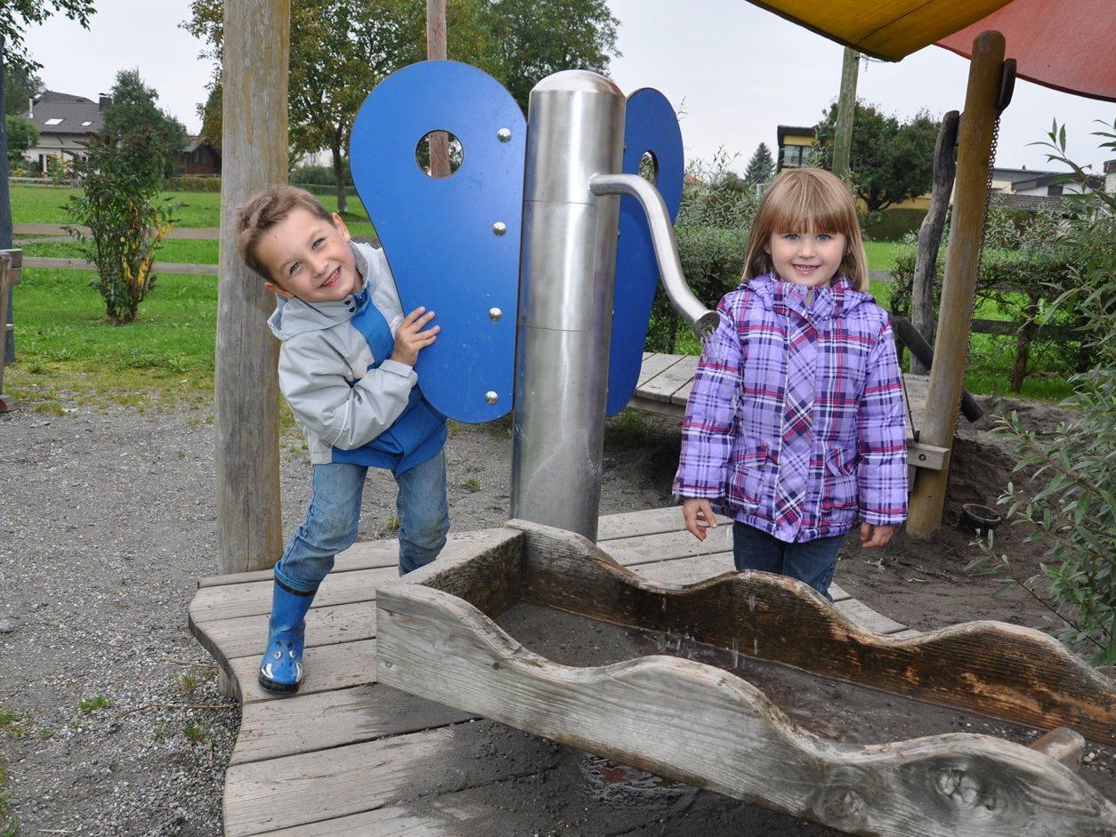 Die Bevölkerungsentwicklung in Lauterach ist dynamisch, auch Noah und Mirjam sind "Neo-Siedler". Die Bevölkerungsentwicklung in Lauterach ist dynamisch, auch Noah und Mirjam sind "Neo-Siedler".