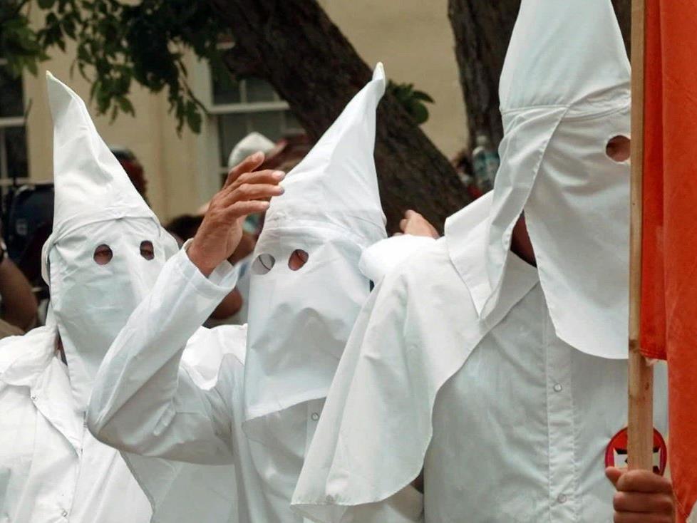 Abgesagt! Eine Demonstration des Ku Klux Klan.