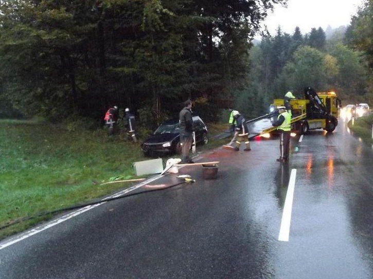 Der Lenker blieb unverletzt Der Lenker blieb unverletzt
