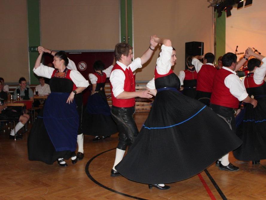 Die Trachtengruppe Au-Schoppernau lädt zum Musikantenball nach Schoppernau. Die Trachtengruppe Au-Schoppernau lädt zum Musikantenball nach Schoppernau.