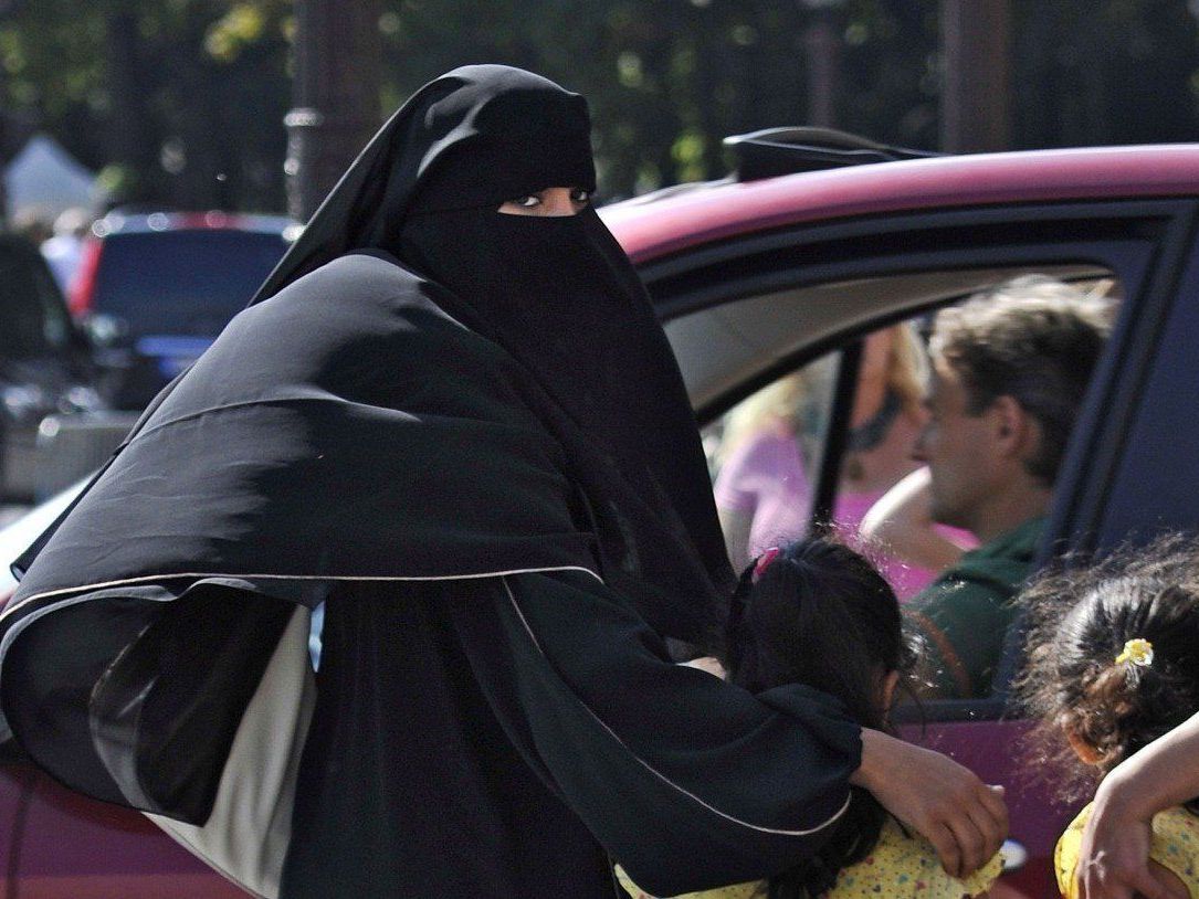 Die SVP kann sich ein Verbot von Burka und Niqab (s. Bild) auch im Kanton St. Gallen vorstellen. Die SVP kann sich ein Verbot von Burka und Niqab (s. Bild) auch im Kanton St. Gallen vorstellen.