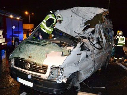 Am Montag kam es auf der S1 zu einem tödlichen Unfall. Am Montag kam es auf der S1 zu einem tödlichen Unfall.