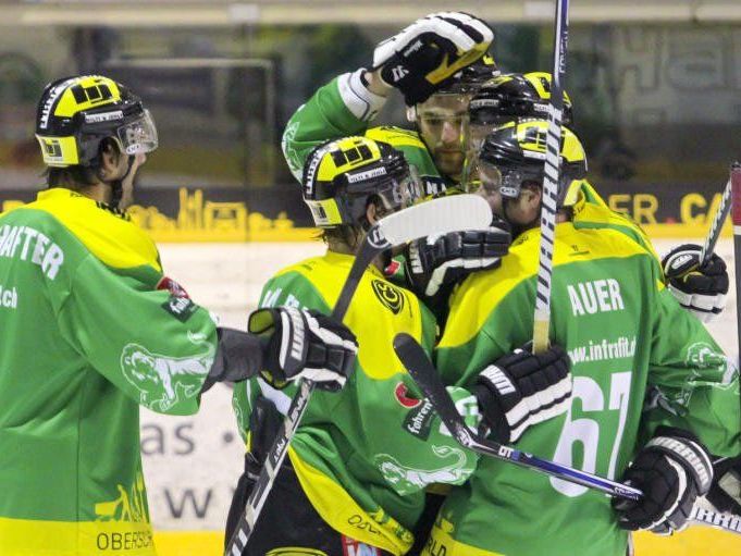 Jubel beim EHC Lustenau: Die Löwen siegen auch gegen Zell am See mit zwei Toren Differenz. Jubel beim EHC Lustenau: Die Löwen siegen auch gegen Zell am See mit zwei Toren Differenz.