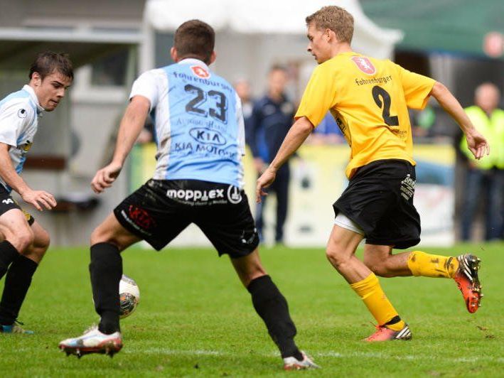 Vollprofi Julian Erhart erzielte binnen sechs Minuten zwei Tore beim 3:1-Sieg in Hard. Vollprofi Julian Erhart erzielte binnen sechs Minuten zwei Tore beim 3:1-Sieg in Hard.