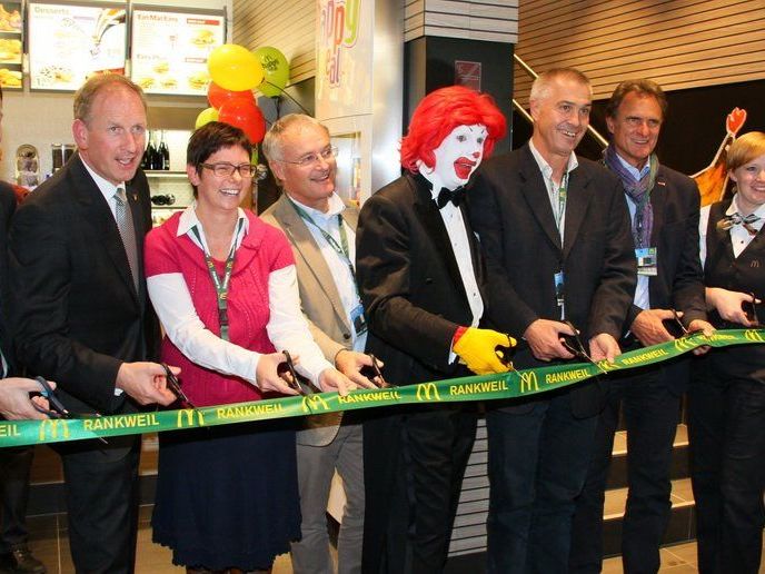 Das Mc Donalds Cafe in Rankweil wurde in einem gebührenden Rahmen mit viel Prominenz nun eröffnet. Das Mc Donalds Cafe in Rankweil wurde in einem gebührenden Rahmen mit viel Prominenz nun eröffnet.