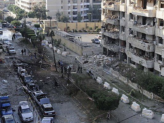 Irans Botschaft in Beirut ein Ort der Verwüstung Irans Botschaft in Beirut ein Ort der Verwüstung
