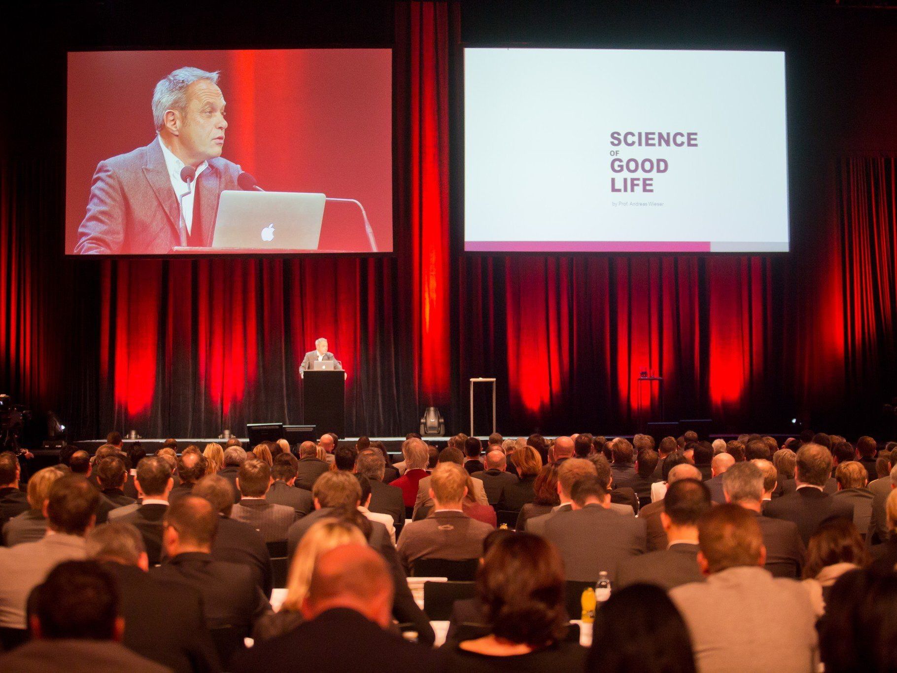 Sechs Referenten für 700 Vertreter aus Wirtschaft, Politik und Verwaltung. Sechs Referenten für 700 Vertreter aus Wirtschaft, Politik und Verwaltung.