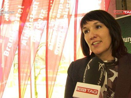 Kerstin Biedermann Geschäftsführung Alpenregion Bludenz Tourismus im Interview. Kerstin Biedermann Geschäftsführung Alpenregion Bludenz Tourismus im Interview.