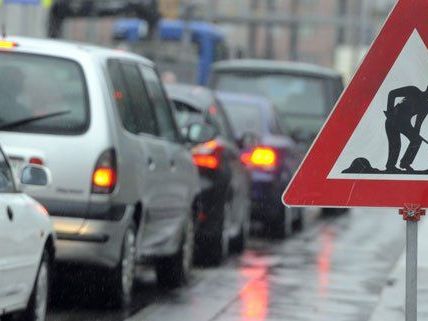 15. Bezirk: Belagsarbeiten in Avediktstraße 15. Bezirk: Belagsarbeiten in Avediktstraße