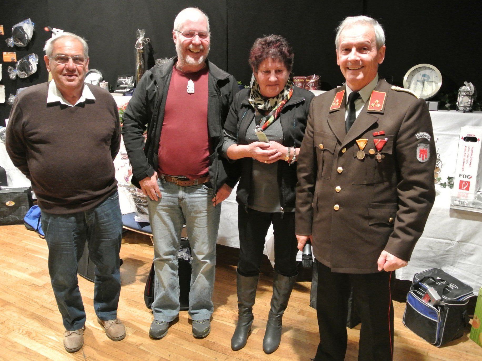 Das Gewinnertrio 2013 mit Kdt. Günter Nachbaur Das Gewinnertrio 2013 mit Kdt. Günter Nachbaur