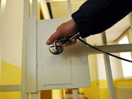 Ein Mordversuch im Gefängnis wird vor Gericht verhandelt Ein Mordversuch im Gefängnis wird vor Gericht verhandelt