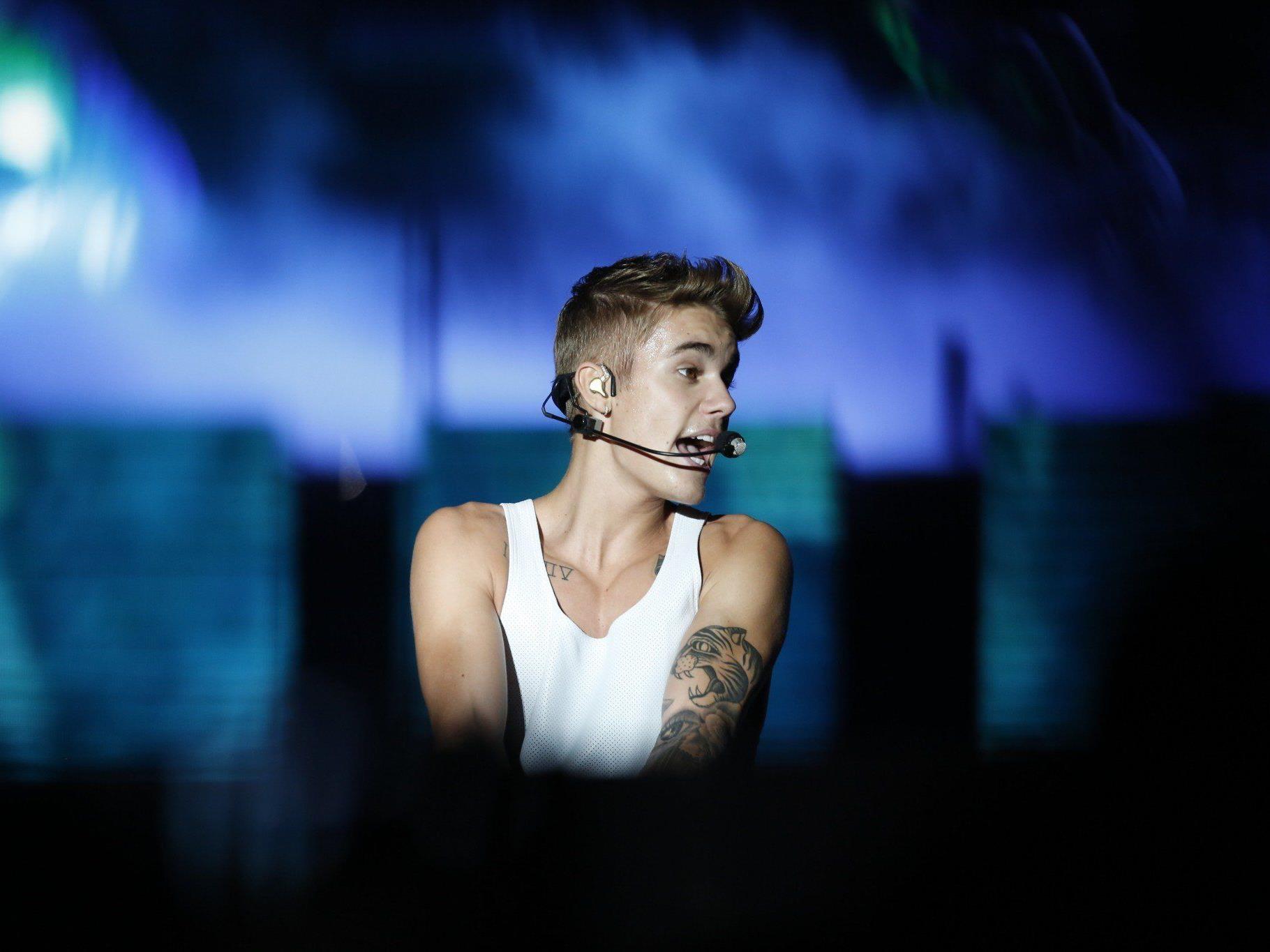 Justin Bieber brach sein Konzert in Buenos Aires wegen Magenbeschwerden ab. Justin Bieber brach sein Konzert in Buenos Aires wegen Magenbeschwerden ab.