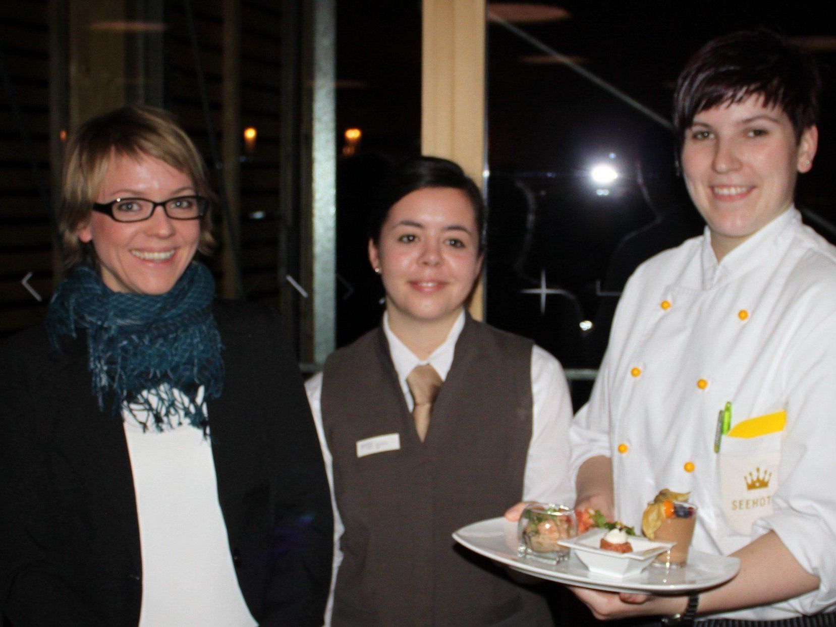 „Theresia Natter“ (links) zu Gast beim Jazz & Tapas-Abend auf dem Badehaus des Seehotels. „Theresia Natter“ (links) zu Gast beim Jazz & Tapas-Abend auf dem Badehaus des Seehotels.