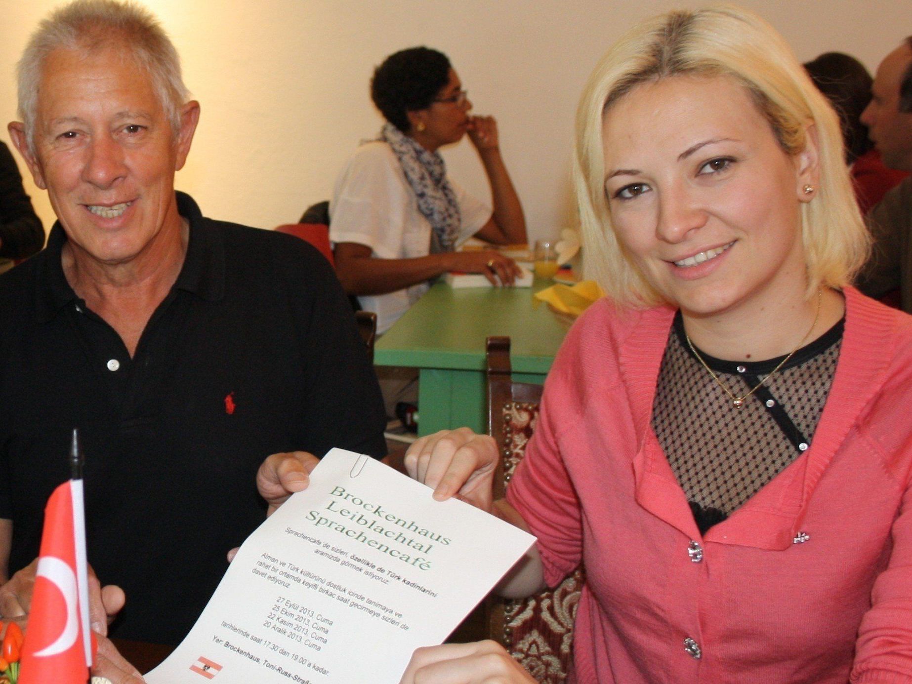 Projektleiter Peter Pongratz und Emine Cakirli laden zum deutsch-türkischen Gesprächsabend. Projektleiter Peter Pongratz und Emine Cakirli laden zum deutsch-türkischen Gesprächsabend.