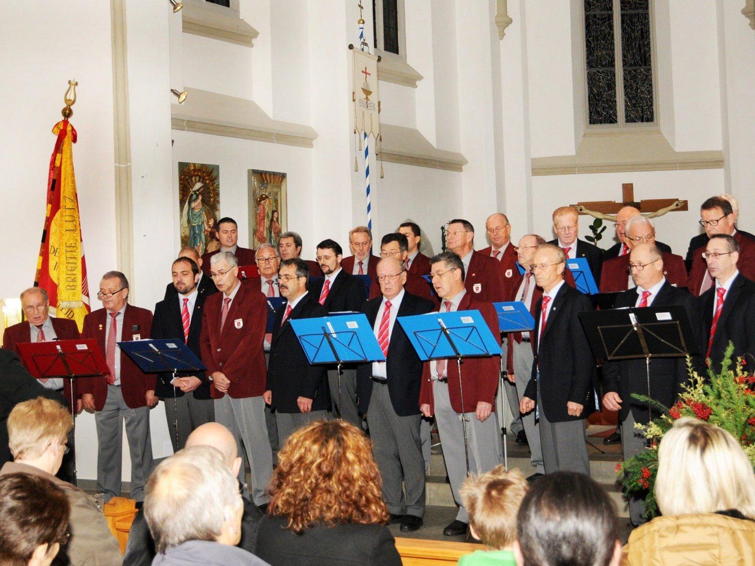 Die Singgemeinschaft der Männerchöre Gaißau und Rheineck beim Konzert in der Pfarrkirche