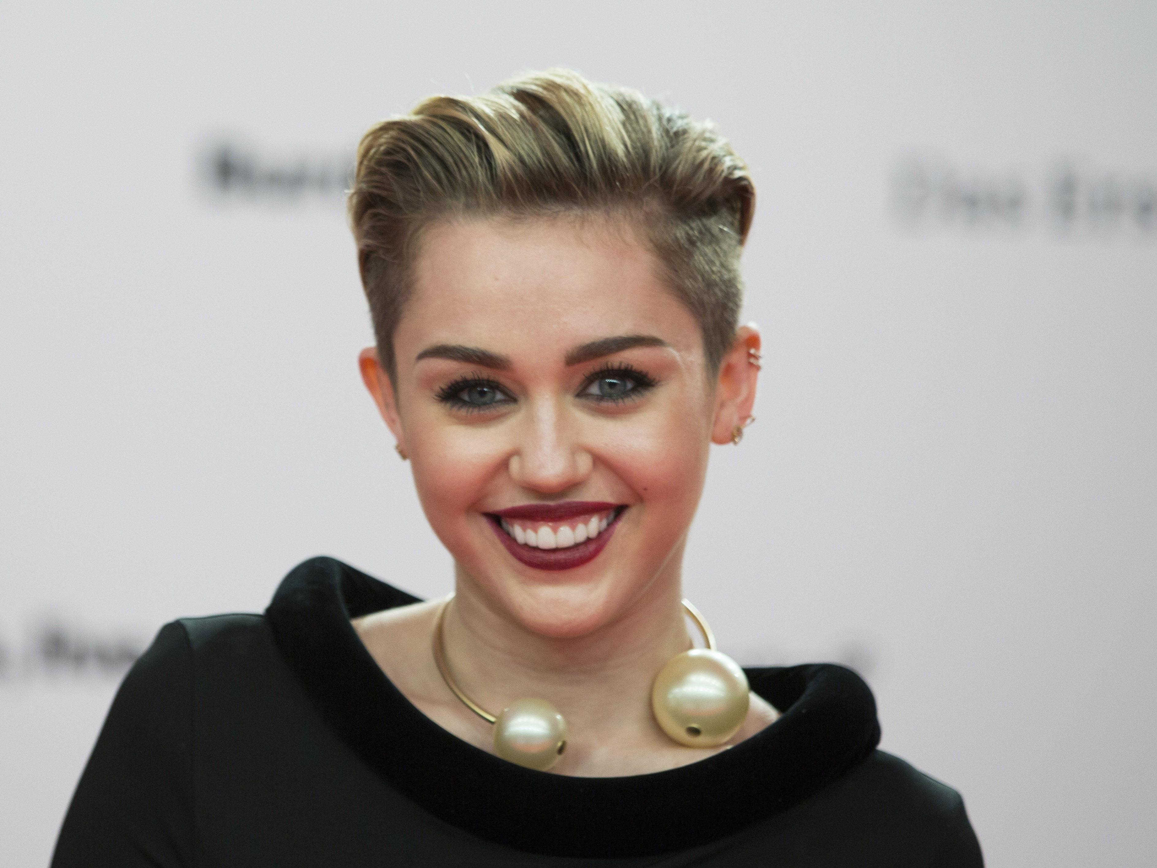 Bei Miley Cyrus wurde eingebrochen, und das an ihrem Geburtstag. Bei Miley Cyrus wurde eingebrochen, und das an ihrem Geburtstag.